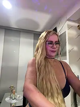 Snapshot of LARIANA_RIVERA23 chatting on February 2026 08:41:01 AM LARIANA RIVERA23 online show from February 2026 08:41:01 AM