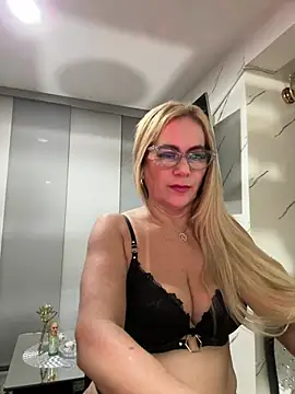 Snapshot of LARIANA_RIVERA23 chatting on February 2026 06:43:02 AM LARIANA RIVERA23 online show from February 2026 06:43:02 AM