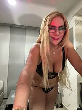 Snapshot of LARIANA_RIVERA23 chatting on March 2026 05:10:02 AM LARIANA RIVERA23 online show from March 2026 05:10:02 AM