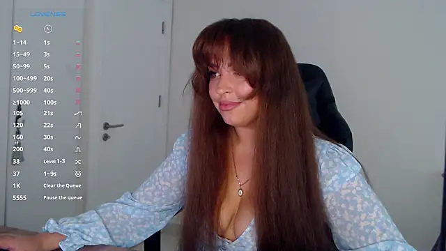  Just a queen 3 online show from April 2026 06:03:01 PM