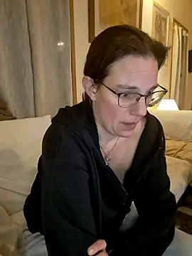 SpiceLea online show from January 2025 06:21:01 PM