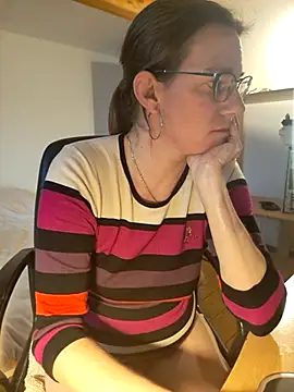 SpiceLea online show from March 2025 05:07:02 PM