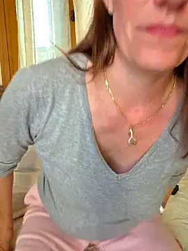 SpiceLea online show from November 2025 03:05:02 PM