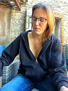 SpiceLea online show from April 2026 07:57:01 AM