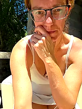 SpiceLea online show from May 2026 12:12:01 PM