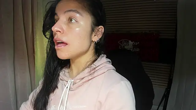 Snapshot of rosse_2504 chatting on October 2025 05:02:02 PM rosse 2504 online show from October 2025 05:02:02 PM