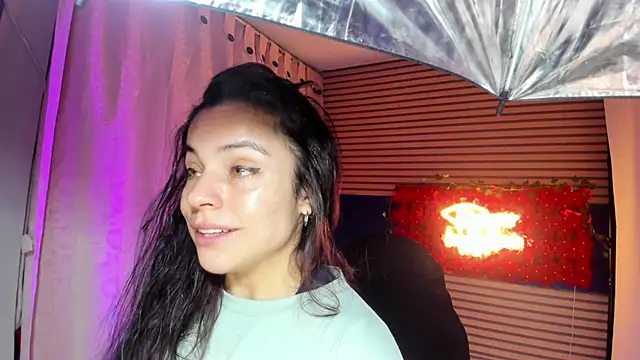 Snapshot of rosse_2504 chatting on November 2025 05:13:02 PM rosse 2504 online show from November 2025 05:13:02 PM