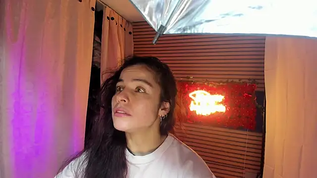 Snapshot of rosse_2504 chatting on December 2025 05:20:01 PM rosse 2504 online show from December 2025 05:20:01 PM