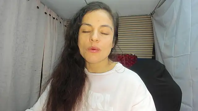 Snapshot of rosse_2504 chatting on June 2026 12:35:01 PM rosse 2504 online show from June 2026 12:35:01 PM