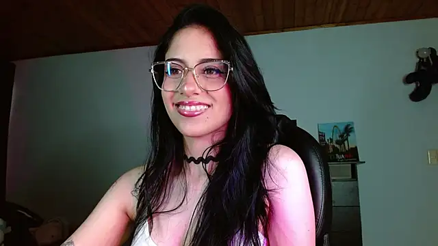 Snapshot of Ary_Pieerce chatting on November 2025 10:55:02 PM Ary Pieerce online show from November 2025 10:55:02 PM