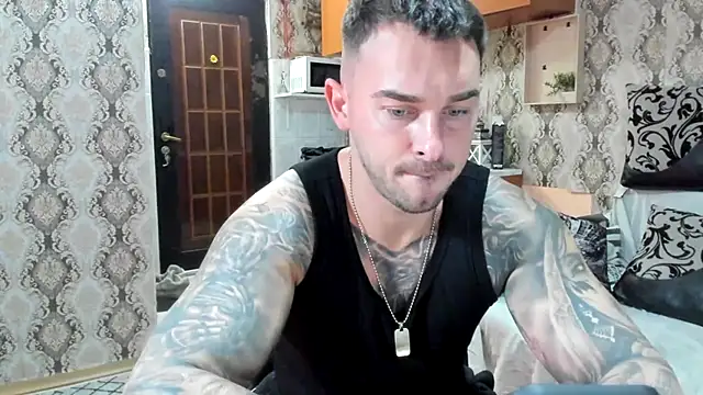 Snapshot of Jonmusclemaster chatting on October 2025 08:18:02 PM Jonmusclemaster online show from October 2025 08:18:02 PM