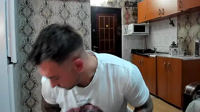 Snapshot of Jonmusclemaster chatting on November 2025 08:33:02 PM Jonmusclemaster online show from November 2025 08:33:02 PM