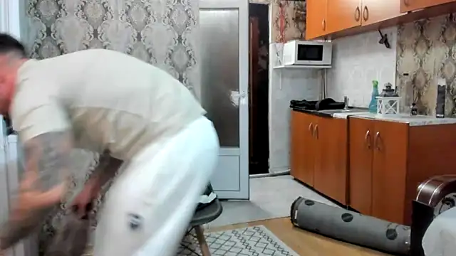 Snapshot of Jonmusclemaster chatting on November 2025 08:54:02 PM Jonmusclemaster online show from November 2025 08:54:02 PM