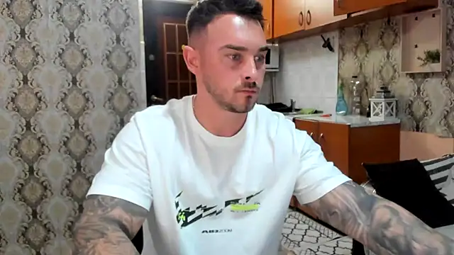 Snapshot of Jonmusclemaster chatting on November 2025 10:20:02 PM Jonmusclemaster online show from November 2025 10:20:02 PM