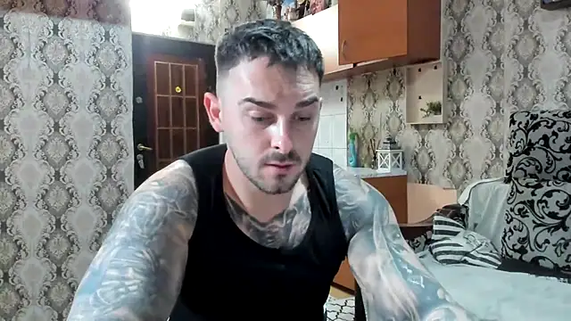 Snapshot of Jonmusclemaster chatting on December 2025 09:08:02 PM Jonmusclemaster online show from December 2025 09:08:02 PM