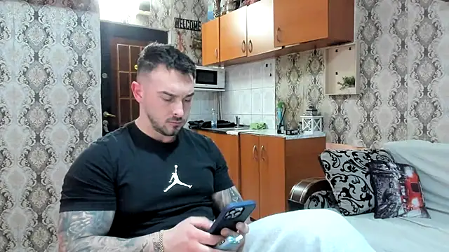 Snapshot of Jonmusclemaster chatting on January 2026 09:40:01 PM Jonmusclemaster online show from January 2026 09:40:01 PM