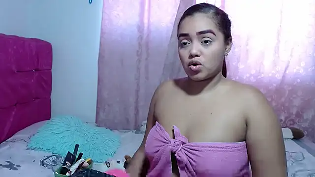 kiara milf  online show from September 2025 07:50:02 PM