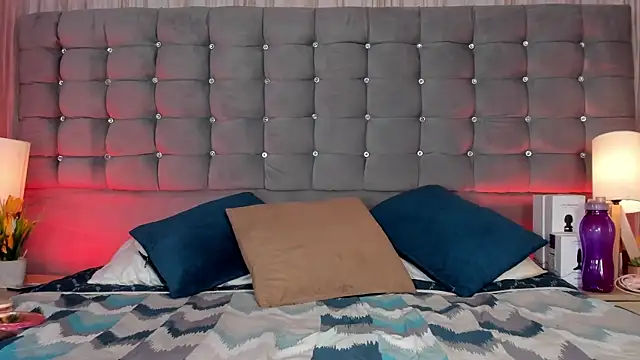 Poacahontasfg online show from October 2025 04:09:01 AM