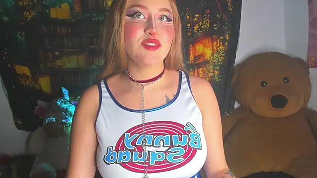 LailaCatt online show from December 2025 08:34:01 AM