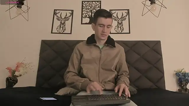 MikaelSlow online show from January 2025 04:01:01 AM