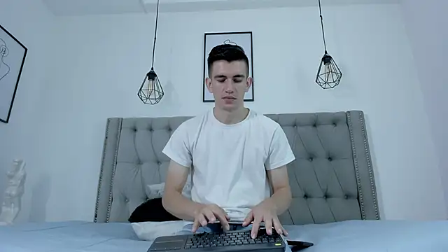 MikaelSlow online show from January 2025 05:34:01 AM
