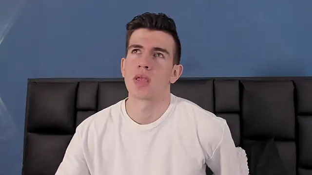 MikaelSlow online show from September 2025 10:48:02 PM