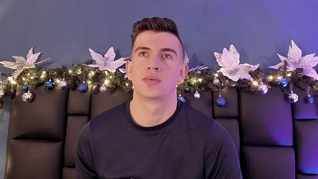 MikaelSlow online show from December 2025 03:26:02 AM