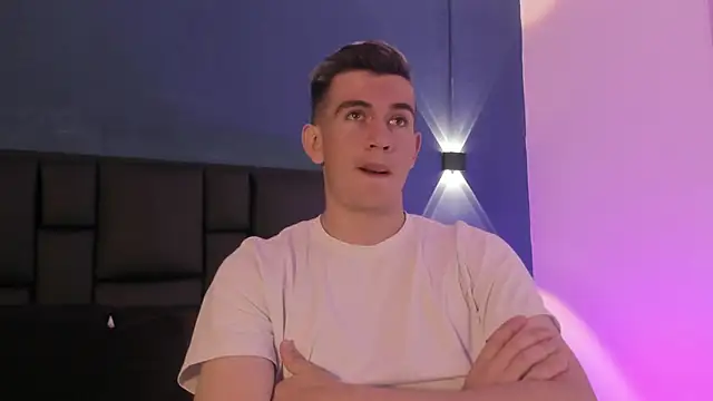 Snapshot of MikaelSlow chatting on February 2026 04:17:01 AM MikaelSlow online show from February 2026 04:17:01 AM