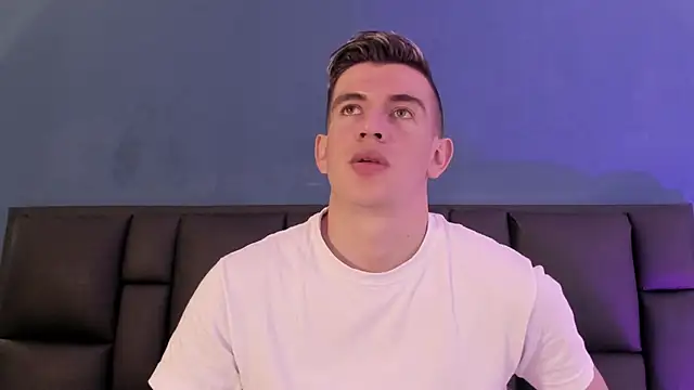 Snapshot of MikaelSlow chatting on February 2026 03:56:02 AM MikaelSlow online show from February 2026 03:56:02 AM