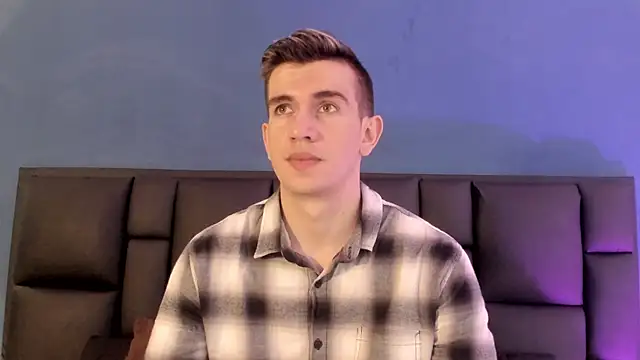 Snapshot of MikaelSlow chatting on February 2026 02:07:03 AM MikaelSlow online show from February 2026 02:07:03 AM