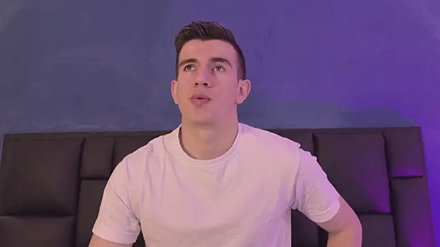 Snapshot of MikaelSlow chatting on March 2026 04:27:02 AM MikaelSlow online show from March 2026 04:27:02 AM