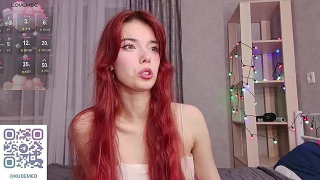 KudeMeows online show from November 2025 06:52:01 PM