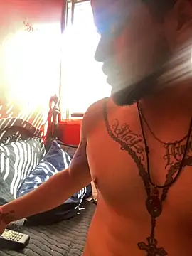 Snapshot of Desleche chatting on January 2025 07:15:01 PM Desleche online show from January 2025 07:15:01 PM