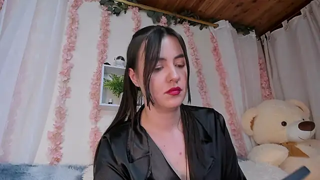 Idara and Edahi01 online show from January 2026 08:47:01 PM