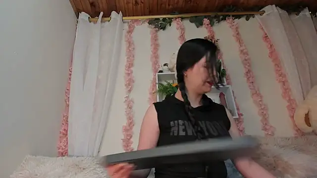 Idara and Edahi01 online show from February 2026 10:30:01 PM