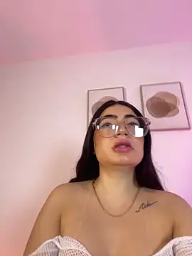 Mia 222 online show from May 2026 11:04:01 AM