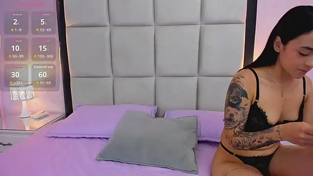 HannaClarrk  online show from November 2025 01:02:02 PM