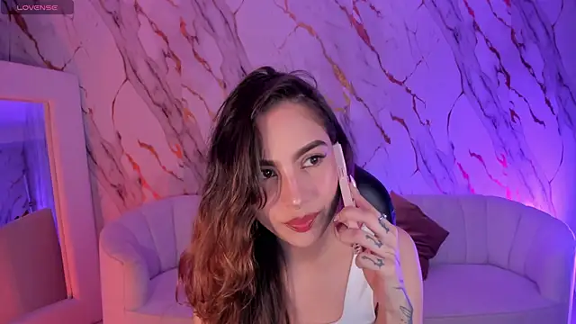 Snapshot of MarianneLane chatting on September 2025 09:20:01 PM MarianneLane online show from September 2025 09:20:01 PM