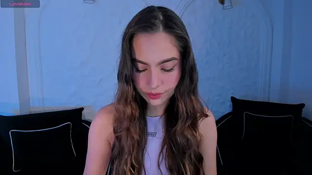 Snapshot of MarianneLane chatting on October 2025 09:46:01 PM MarianneLane online show from October 2025 09:46:01 PM