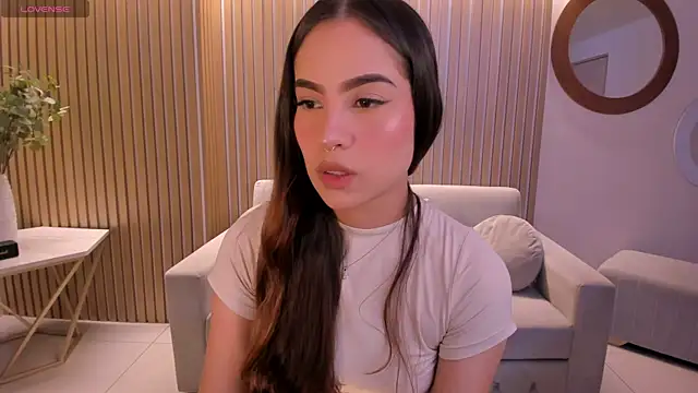 Snapshot of MarianneLane chatting on October 2025 10:56:01 PM MarianneLane online show from October 2025 10:56:01 PM