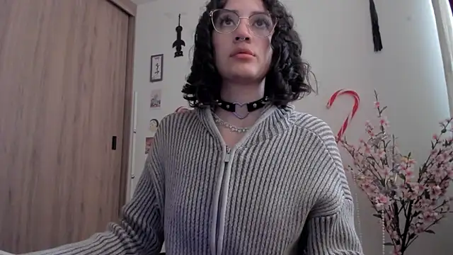 Snapshot of Tanya_WorldBondage chatting on December 2024 08:36:02 PM Tanya WorldBondage online show from December 2024 08:36:02 PM