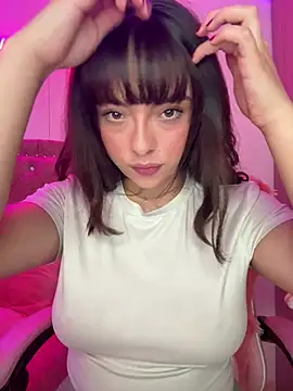 Snapshot of YovngBaby chatting on April 2026 04:13:02 AM YovngBaby online show from April 2026 04:13:02 AM