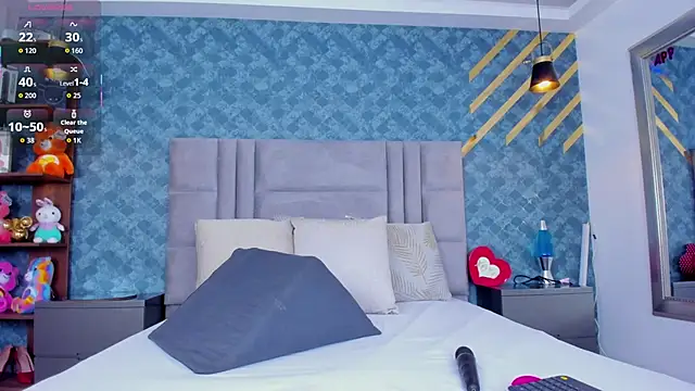 NiiaMoore online show from April 2026 07:14:01 PM