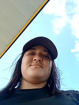 Liancy online show from January 2025 08:15:02 PM