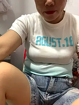 Snapshot of Baby-bigtits chatting on October 2025 12:45:01 AM Baby-bigtits online show from October 2025 12:45:01 AM