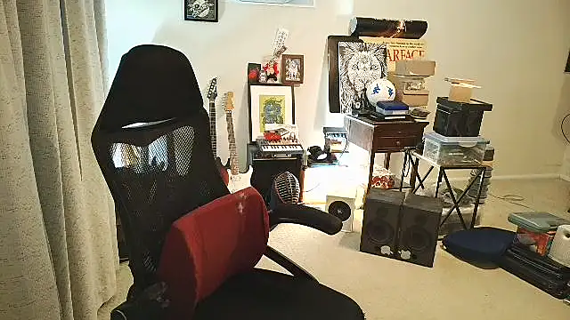 Snapshot of Rock_Pierce chatting on October 2025 11:11:01 AM Rock Pierce online show from October 2025 11:11:01 AM