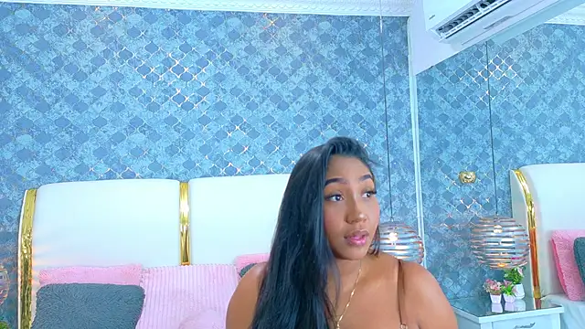 NaiomyLanes online show from April 2026 01:51:02 PM