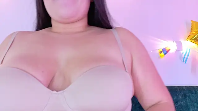 AgathaLynx online show from June 2026 07:16:01 PM