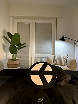 Lena Blom online show from December 2025 08:15:02 PM