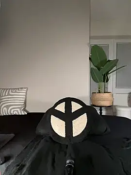 Lena Blom online show from March 2026 07:39:02 PM